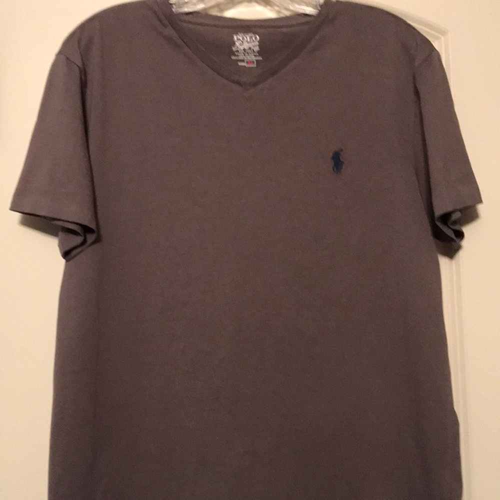 Men’s Short Sleeve V-neck T-shirt